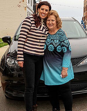 Mother and daughter Rachelle Morse, left, and Mona Lazarus run Kentucky Y'all Icebox.
