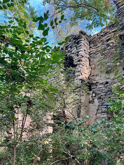 The chimney stack is all that remains from the mansion of Jacob Piatt, who served under George Washington. It was built in 1804 and stood until a fire consumed most of it in the 1970s.