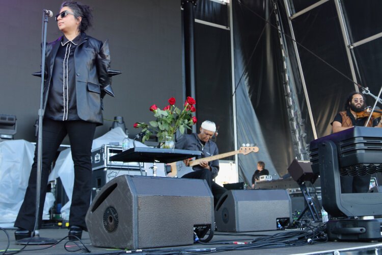Arooj Aftab (left) with Shazad Ismaily on bass guitar, and Darian Thomas on violin, captivated the audience.