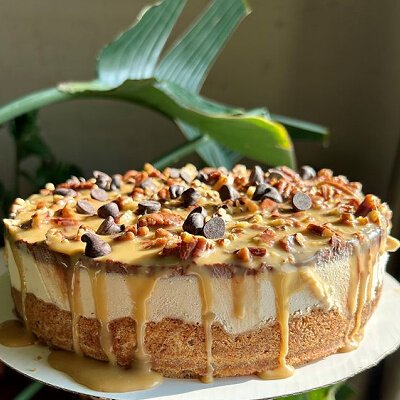 Whether you’re craving a turtle cheesecake, a festive array of cookies, or tasty pastries, Jessica Stern-Enzi offers an eclectic array of goodies that could grace a holiday table.