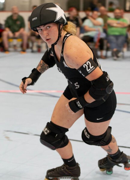 Cincinnati Rollergirl ROOthless, photo by Jason Bechtel