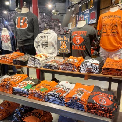 Homage vintage-inspired Cincinnati apparel